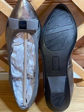 NIB AK Anne Klein Sport Pewter Metallic Ballet Flats Sz8 /Pointed Toe